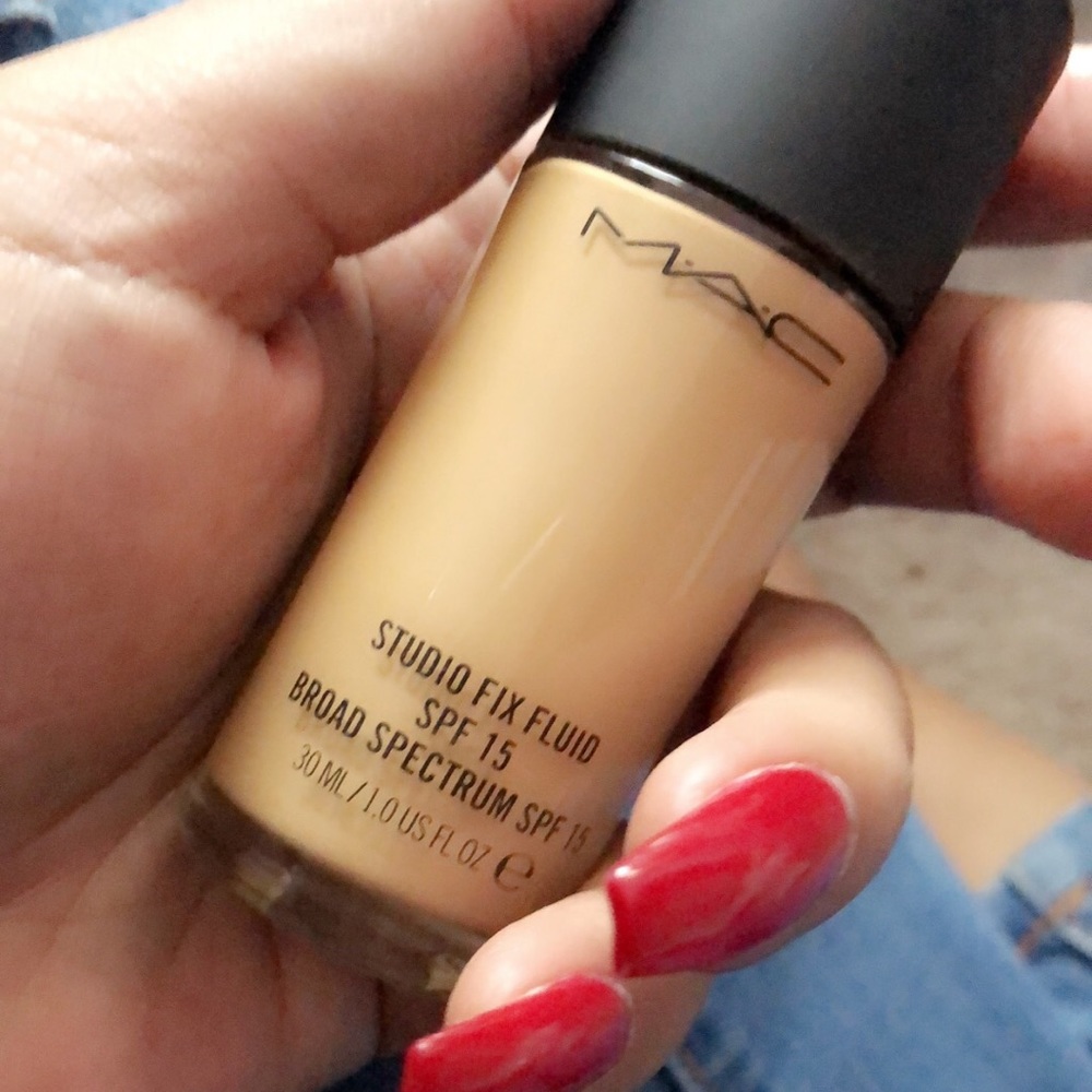 MAC liquid foundation